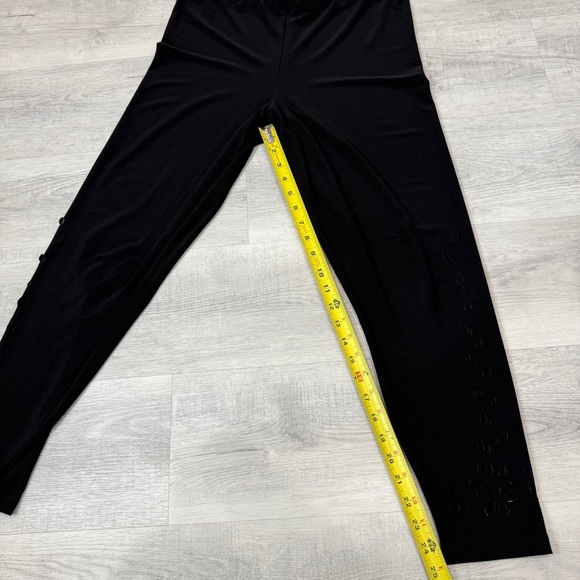 Sympli White House Design Company Floral Cut Out Black Leggings Made in Canada - Picture 12 of 17